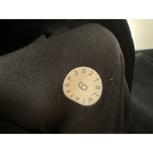 Lululemon On The Fly Short 2.5” Full On Luxtreme W7AROS Size 6 - Picture 6 of 14